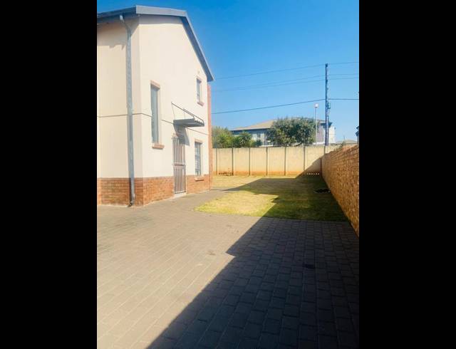 4 BEDROOM HOUSE FOR SALE IN CLAYVILLE